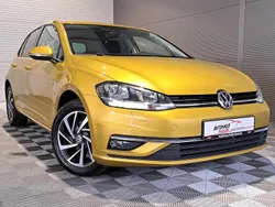 Gelb Gebraucht 2018 VW Golf VII Sound Limousine | 13.970 € (Guter Preis)
