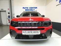 Rot Gebraucht 2024 Jeep Avenger EV Altitude SUV | 24.900 € (Guter Preis)
