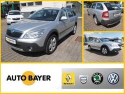 Silber metallic Gebraucht 2013 Skoda Octavia Scout Kombi | 24.490 €