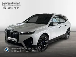 Mineralweiß Gebraucht 2024 BMW iX Sport Line SUV | 75.660 € (Teuer)