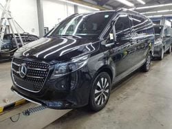 Obsidianschwarz metallic Gebraucht 2025 Mercedes V300 Avantgarde Van / Kleinbus | 73.990 € (Superpreis)