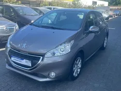 Grau Gebraucht 2013 Peugeot 208 Style Kleinwagen | 4.970 € (Fairer Preis)