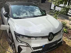 Grau Gebraucht 2022 Renault Mégane Techno Limousine | 24.500 € (Fairer Preis)