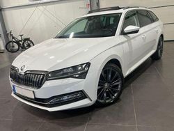 Weiß Gebraucht 2020 Skoda Superb Kombi | 20.995 € (Fairer Preis)