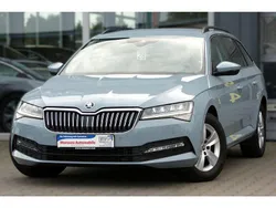 Platingrau metallic (metallic) Gebraucht 2022 Skoda Superb Ambition Kombi | 23.200 € (Etwas zu teuer)
