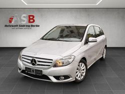 Silber Gebraucht 2014 Mercedes B180 Van / Kleinbus | 12.799 € (Fairer Preis)