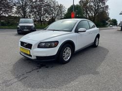 Weiß Gebraucht 2007 Volvo C30 Momentum Kleinwagen | 3.975 € (Fairer Preis)