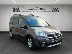Braun Gebraucht 2017 Peugeot Partner Tepee Active Van / Kleinbus | 13.490 € (Teuer)
