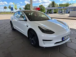 Weiß Gebraucht 2022 Tesla Model 3 RWD Limousine | 25.390 € (Fairer Preis)