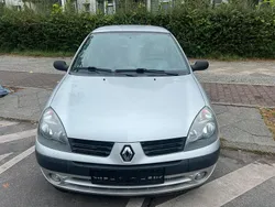 Silber Gebraucht 2005 Renault Clio II Kleinwagen | 1.990 € (Fairer Preis)