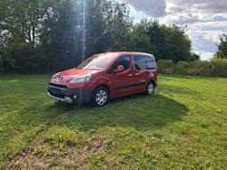 Rot Gebraucht 2009 Peugeot Partner Tepee Family Van / Kleinbus | 5.000 € (Fairer Preis)
