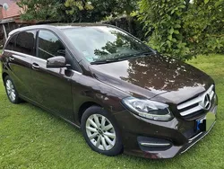Braun Gebraucht 2017 Mercedes B180 Van / Kleinbus | 12.900 € (Guter Preis)