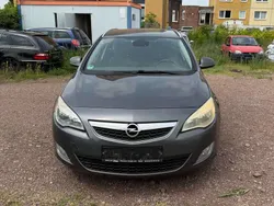 Grau Gebraucht 2011 Opel Astra Design Edition Kombi | 2.350 € (Fairer Preis)