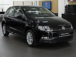 Schwarz Gebraucht 2014 VW Polo Comfortline Kleinwagen | 13.890 € (Etwas zu teuer)