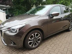 Grau Gebraucht 2015 Mazda 2 Sports-Line Limousine | 11.990 € (Fairer Preis)