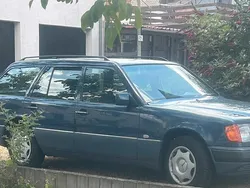 Blau Gebraucht 1993 Mercedes 200 Kombi | 7.900 €