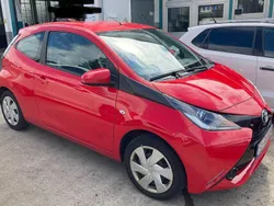 Rot Gebraucht 2017 Toyota Aygo Kleinwagen | 6.234 € (Fairer Preis)