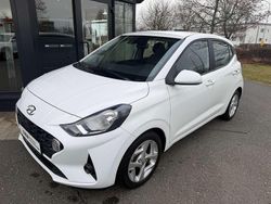 Atlas white / sol Gebraucht 2022 Hyundai i10 Trend Kleinwagen | 14.500 € (Fairer Preis)