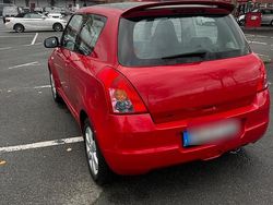 Rot Gebraucht 2009 Suzuki Swift Kleinwagen | 2.200 € (Fairer Preis)