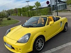 Gelb Gebraucht 2002 Toyota MR2 Edition Cabrio | 14.000 €