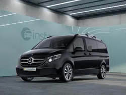Schwarz Gebraucht 2023 Mercedes V220 Van / Kleinbus | 58.799 € (Teuer)