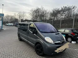 Grau Gebraucht 2012 Opel Vivaro Van | 16.000 €