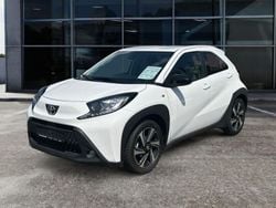 Weiß Gebraucht 2022 Toyota Aygo X X-play SUV | 13.250 € (Fairer Preis)