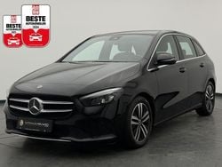 Schwarz Gebraucht 2021 Mercedes B200 Van / Kleinbus | 20.990 € (Guter Preis)