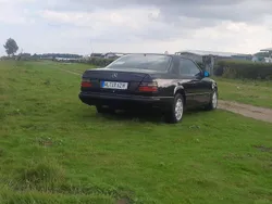 Schwarz Gebraucht 1990 Mercedes 230 Coupé | 9.500 €