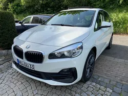Weiß Gebraucht 2019 BMW 216 Active Tourer Shadowline Van / Kleinbus | 11.900 €
