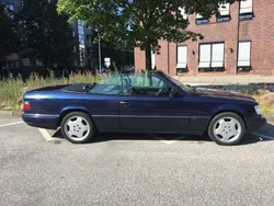 Blau Gebraucht 1997 Mercedes E200 Edition Cabrio | 28.900 €