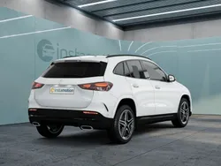 Weiß Gebraucht 2023 Mercedes GLA200 AMG Line Premium Plus SUV | 45.163 € (Fairer Preis)