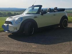 Weiß Gebraucht 2014 Mini Cooper S Kleinwagen | 12.400 € (Etwas zu teuer)