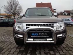 Braun Gebraucht 2017 Mitsubishi Pajero Top SUV | 28.600 € (Fairer Preis)