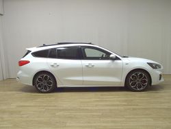Weiss Gebraucht 2021 Ford Focus ST-Line Kombi | 11.980 € (Guter Preis)