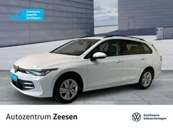 Weiß Gebraucht 2024 VW Golf VIII Life Kombi | 28.950 € (Fairer Preis)