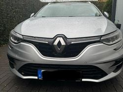 Grau Gebraucht 2022 Renault Mégane GrandTour Kombi | 13.000 € (Superpreis)