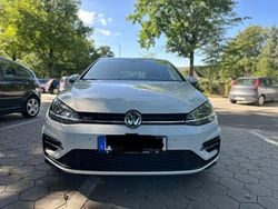 Weiß Gebraucht 2018 VW Golf VII Join Limousine | 11.800 € (Etwas zu teuer)
