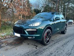 Grün Gebraucht 2010 Porsche Cayenne Turbo SUV | 32.900 €