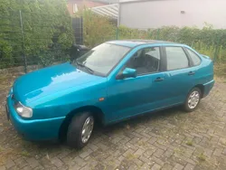 Blau Gebraucht 1997 Seat Cordoba SE Limousine | 900 €