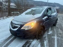 Blau Gebraucht 2011 Opel Meriva Van / Kleinbus | 1.450 € (Teuer)