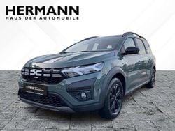 Safarigrüngrau (grau) Gebraucht 2022 Dacia Jogger Extreme Van / Kleinbus | 19.491 € (Etwas zu teuer)