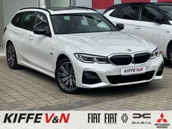 Weiß Gebraucht 2022 BMW 330e M Sport Limousine | 38.830 € (Fairer Preis)