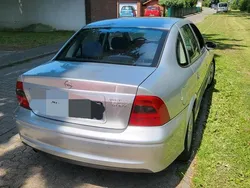 Grau Gebraucht 2000 Opel Vectra Limousine | 1.000 €