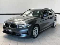 Grau Gebraucht 2022 BMW 320e Sport Line Kombi | 26.890 € (Fairer Preis)
