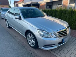 Silber Gebraucht 2011 Mercedes E220 Limousine | 11.950 € (Fairer Preis)
