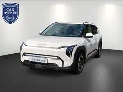 Weiß (schneeweiß (weiß)) Neu 2025 Kia EV3 3 SUV | 35.881 € (Guter Preis)