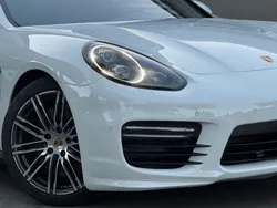 Pure white Gebraucht 2015 Porsche Panamera GTS Sport Limousine | 48.590 € (Etwas zu teuer)