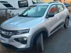 Grau Gebraucht 2024 Dacia Spring Essentiel Kleinwagen | 9.999 € (Superpreis)
