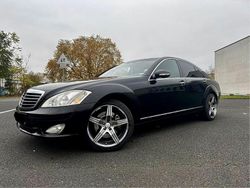 Schwarz Gebraucht 2008 Mercedes S320 AMG Limousine | 7.999 €
